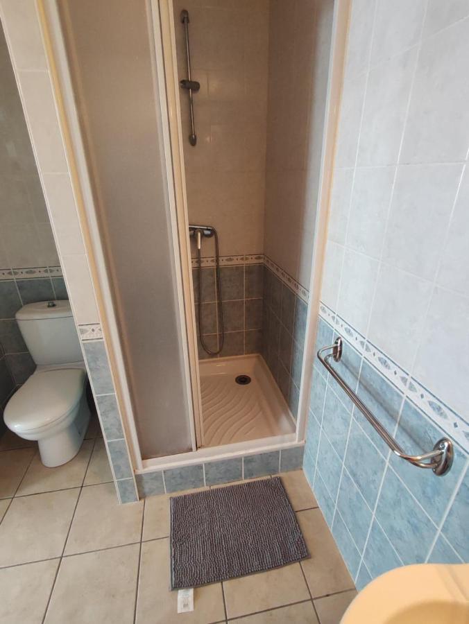 Studio 2 Personnes En Centre Ville Saint-Pierre-de-Plesguen Экстерьер фото